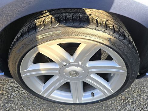 Used 2007 Chrysler Crossfire Limited RWD image 22