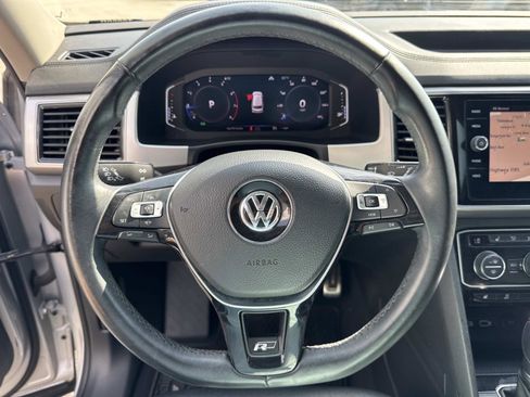 Used 2019 Volkswagen Atlas SEL R-Line AWD/4WD image 22
