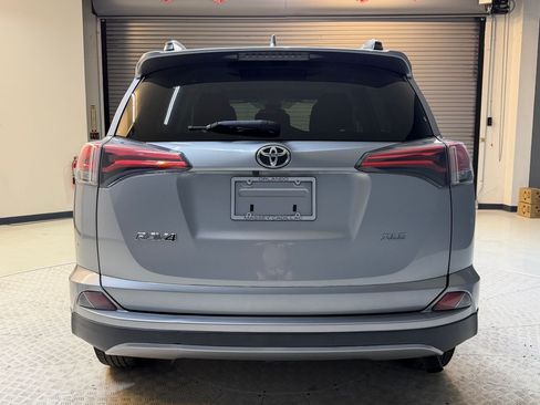 Used 2017 Toyota RAV4 XLE FWD image 10