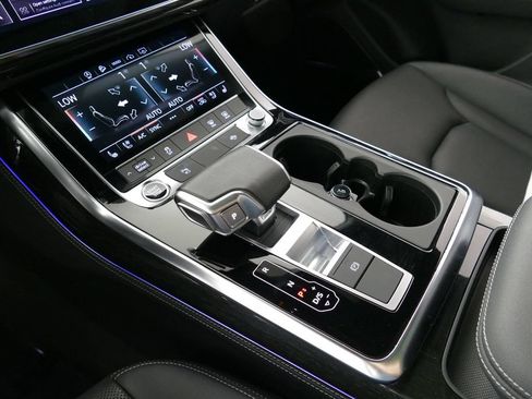 Used 2024 Audi Q8 Premium Plus AWD/4WD image 19