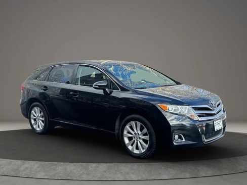 Used 2015 Toyota Venza LE image 4