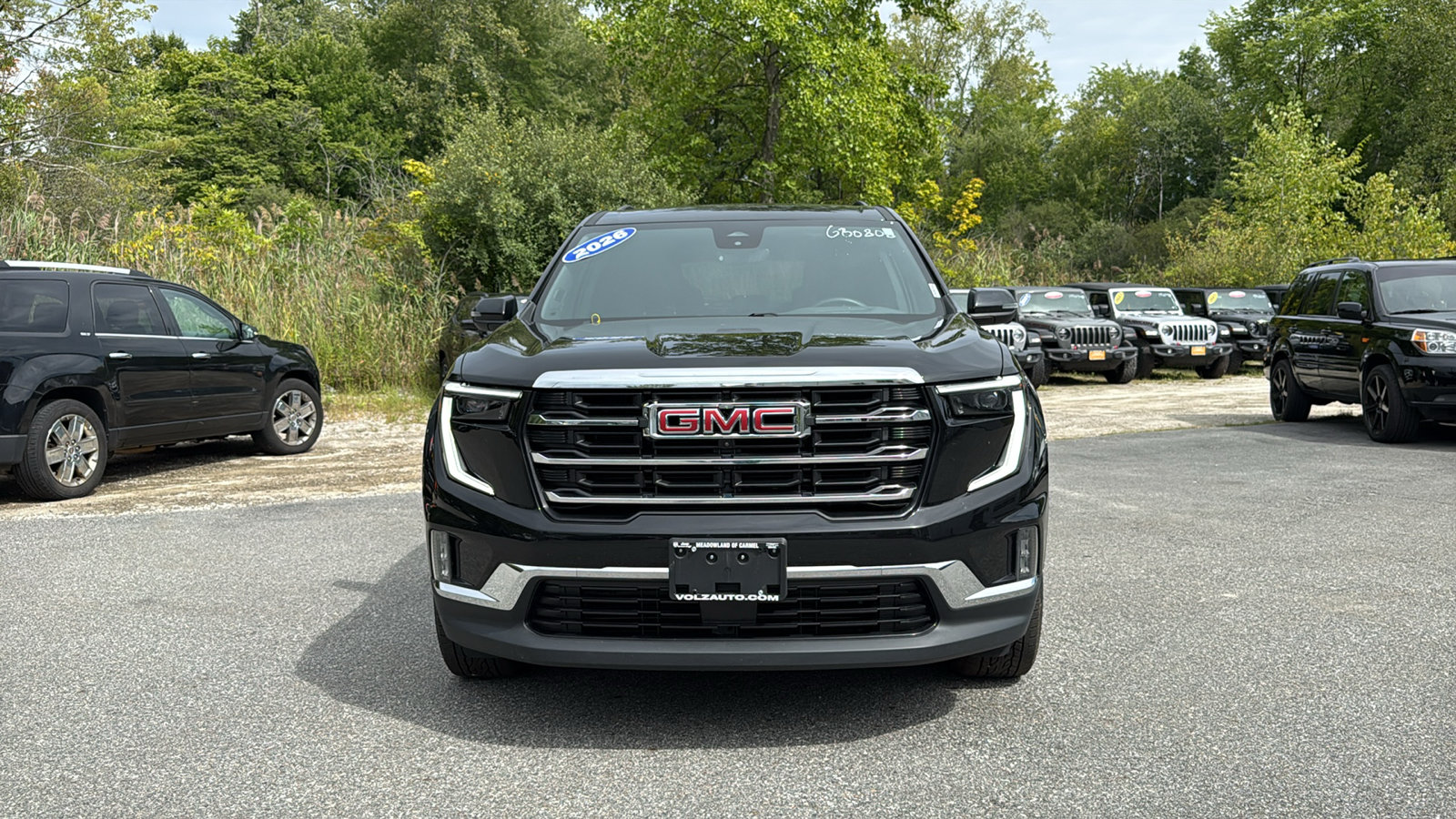 Certified 2026 GMC Acadia Elevation w/ Elevation Premium Package AWD/4WD image 3