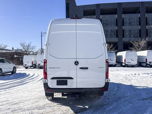 Used 2025 Mercedes-Benz Sprinter 2500 image 6