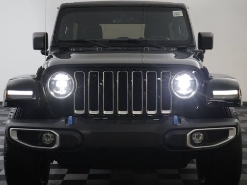Used 2023 Jeep Wrangler Unlimited Sahara w/ Cold Weather Group AWD/4WD image 24