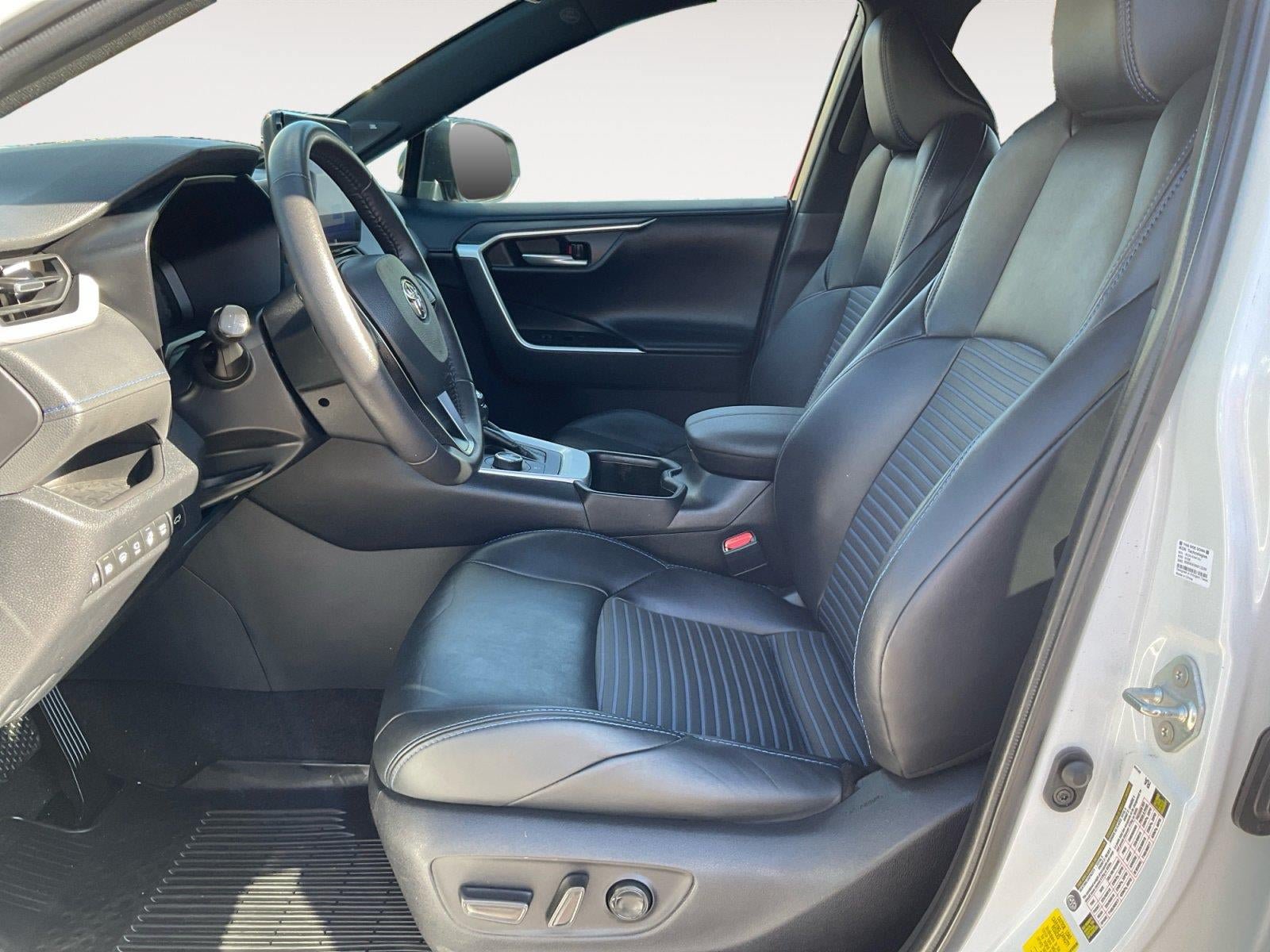 Used 2023 Toyota RAV4 XSE AWD/4WD image 9