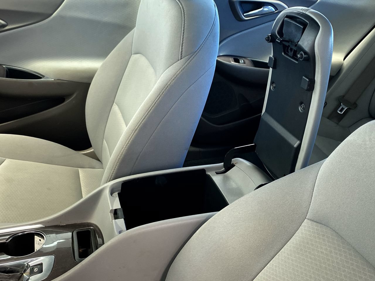 Used 2022 Chevrolet Malibu LT FWD image 27