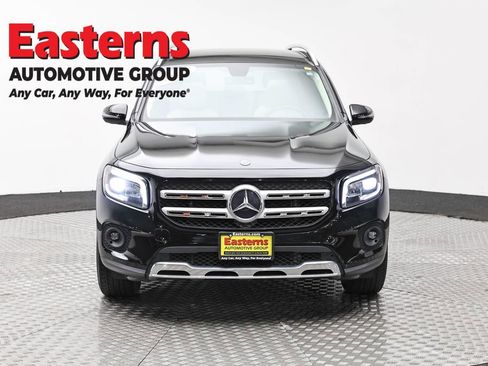 Used 2020 Mercedes-Benz GLB 250 4MATIC image 2