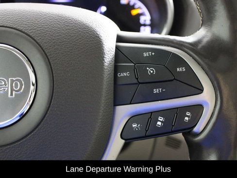 Used 2021 Jeep Grand Cherokee Overland AWD/4WD image 10