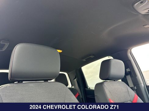 Used 2024 Chevrolet Colorado Z71 w/ Advanced Trailering Package AWD/4WD image 18