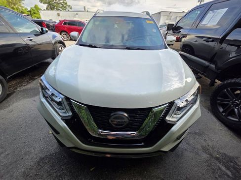 Used 2020 Nissan Rogue SL w/ Premium Package FWD image 2
