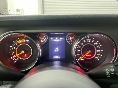 Used 2022 Jeep Wrangler Unlimited Sport AWD/4WD image 16