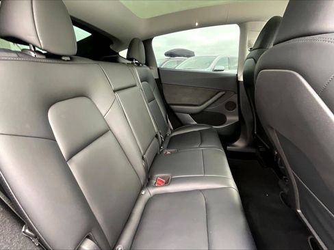 Used 2023 Tesla Model Y Long Range image 23