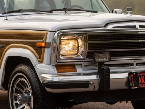 Used 1989 Jeep Grand Wagoneer AWD/4WD image 48