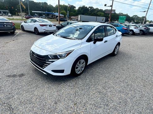 Used 2023 Nissan Versa S FWD image 8