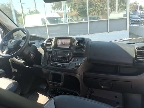 Used 2025 RAM ProMaster 2500 w/ Convenience Group FWD image 15