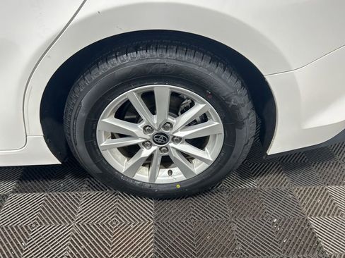 Used 2025 Toyota Camry LE image 27