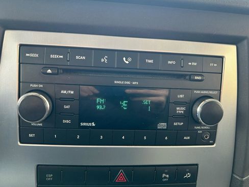 Used 2008 Jeep Commander Sport AWD/4WD image 22
