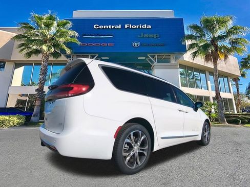 New 2026 Chrysler Pacifica Pinnacle w/ Trailer Tow Group image 5