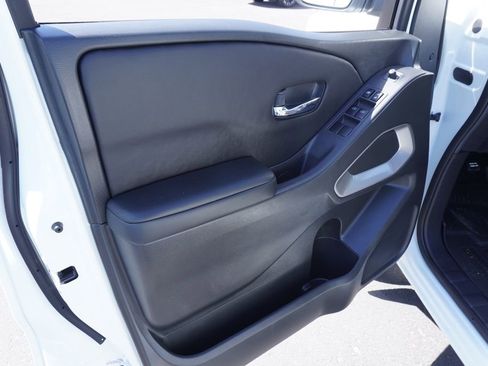 New 2026 Nissan Frontier SV AWD/4WD image 15