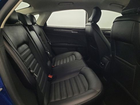 Used 2018 Ford Fusion SE w/ Fusion SE Technology Package FWD image 19