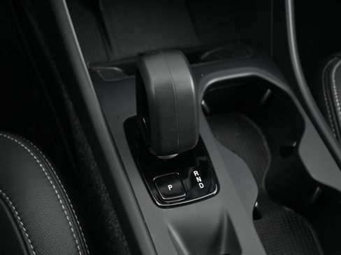 Used 2025 Volvo XC40 B5 Core image 20