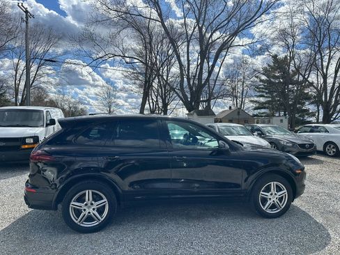 Used 2017 Porsche Cayenne Platinum Edition AWD/4WD image 4
