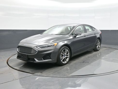 Used 2020 Ford Fusion SEL image 3