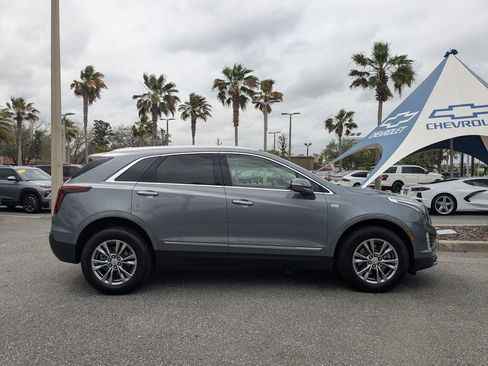Used 2021 Cadillac XT5 Premium Luxury FWD image 2