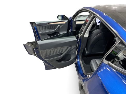 Certified 2023 Tesla Model Y AWD image 10
