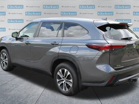 Used 2024 Toyota Highlander XLE AWD/4WD image 8
