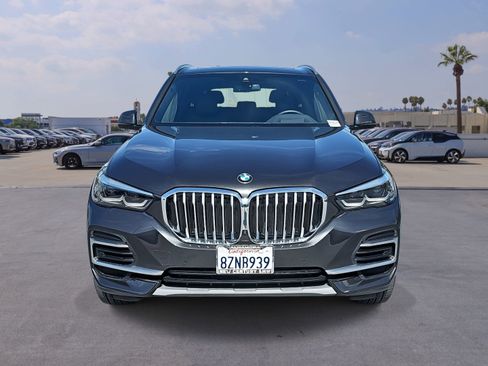 Certified 2022 BMW X5 sDrive40i w/ Premium Package image 2