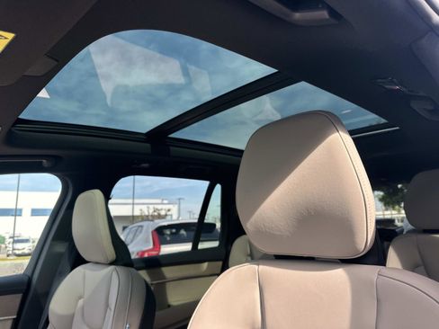 New 2026 Volvo XC90 B6 Plus w/ Protection Package Premier image 25