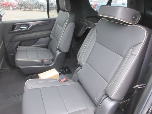 New 2026 GMC Yukon XL Elevation w/ Elevation Premium Package AWD/4WD image 13