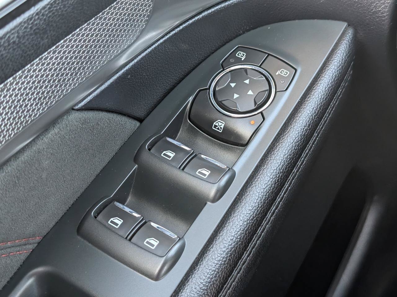 Used 2019 Ford Explorer XLT w/ Equipment Group 202A FWD image 11