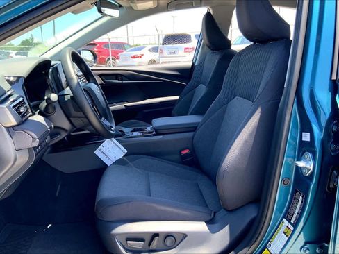 Used 2026 Toyota Camry LE w/ Convenience Package FWD image 8