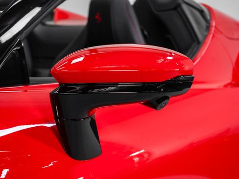 Used 2022 Ferrari SF90 Spider image 20