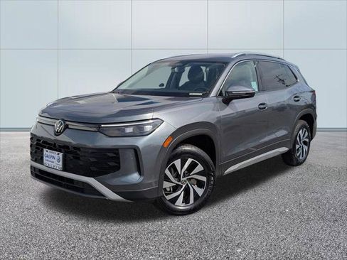 Certified 2025 Volkswagen Tiguan S AWD/4WD image 1