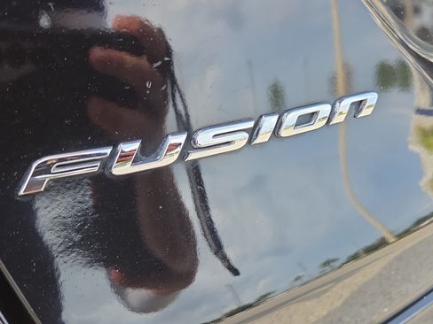 Used 2017 Ford Fusion SE w/ Equipment Group 201A FWD image 36