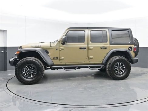 Used 2025 Jeep Wrangler Willys image 11