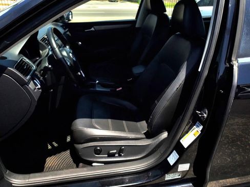 Used 2014 Volkswagen Passat 1.8T SE image 9