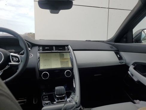 Used 2024 Jaguar E-PACE R-Dynamic SE image 8