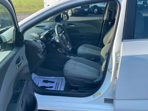 Used 2015 Chevrolet Sonic LT FWD image 10