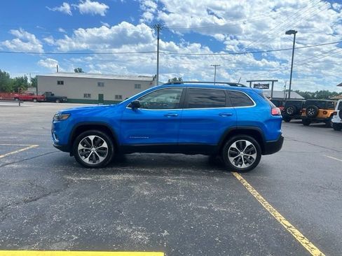 Used 2022 Jeep Cherokee Limited w/ Elite Package AWD/4WD image 6
