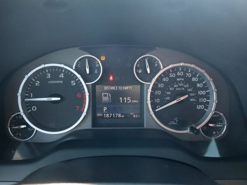 Used 2015 Toyota Tundra SR5 w/ TRD Off Road Package AWD/4WD image 23