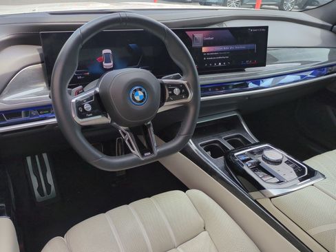 Used 2024 BMW i7 eDrive50 w/ M Sport Package RWD image 29