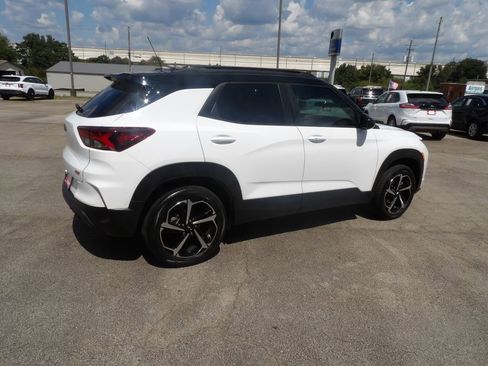 Used 2023 Chevrolet TrailBlazer RS w/ Sun and Liftgate Package image 7