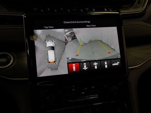 Certified 2022 Jeep Grand Cherokee Limited 4xe w/ Luxury Tech Group II AWD/4WD image 34