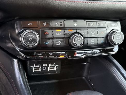 Used 2024 Dodge Durango GT RWD image 25