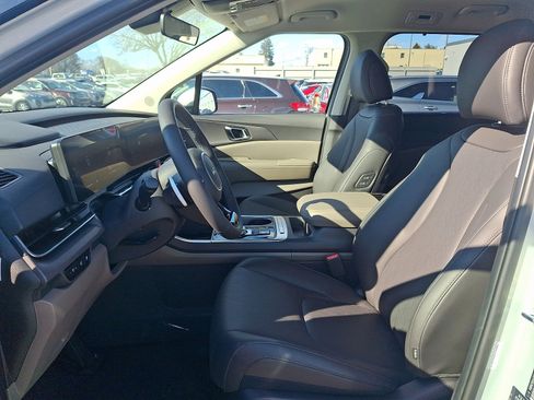 New 2026 Kia Carnival EX image 10