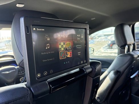 Used 2020 Chrysler Pacifica Touring-L Plus image 23